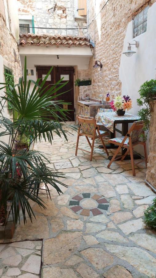Studio With Garden In Rovinj Exterior foto